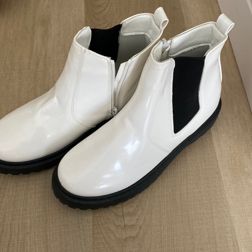 Chelsea boots / white